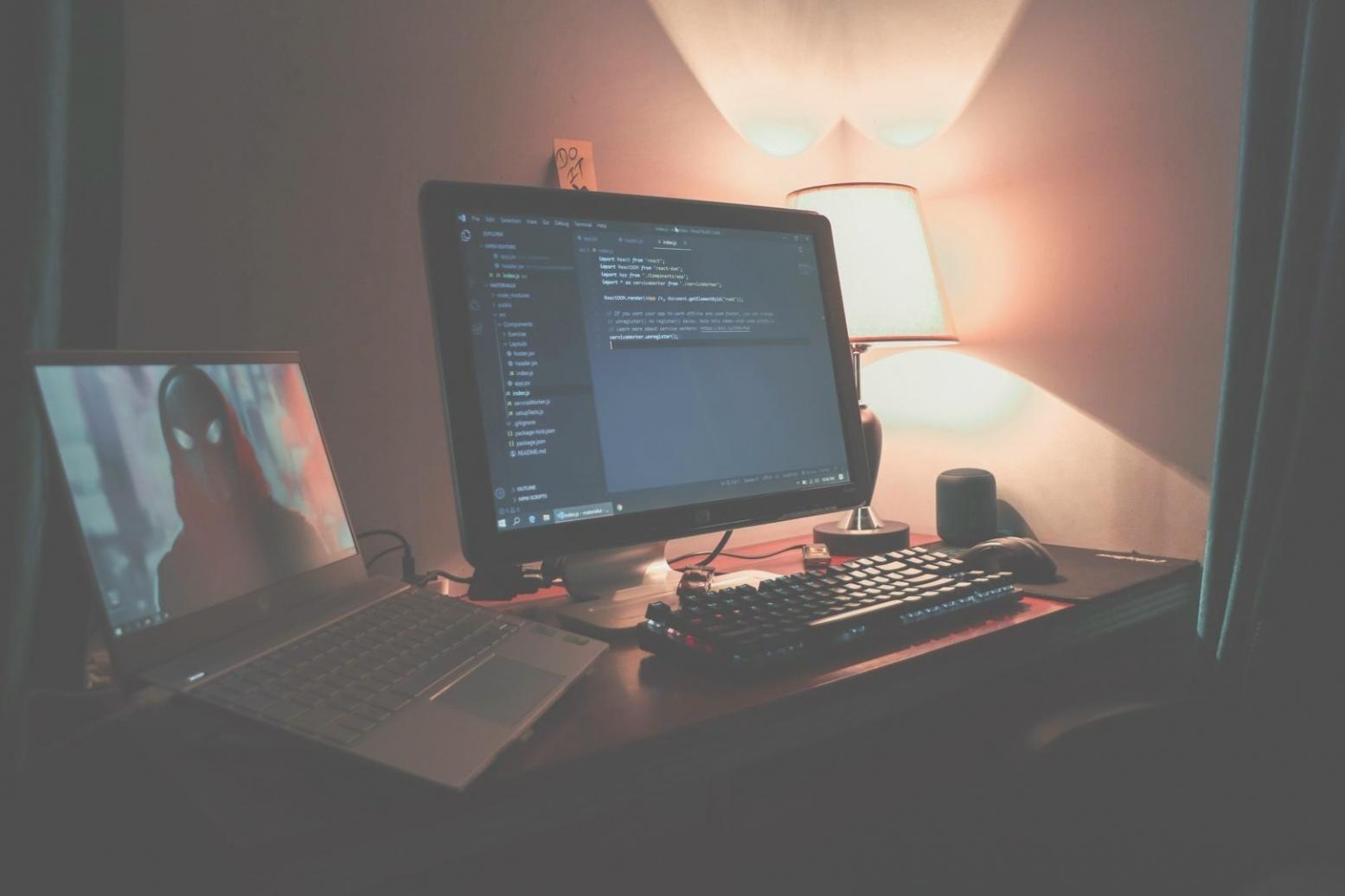 Arbeitsplatz unseres Entwicklungsteams